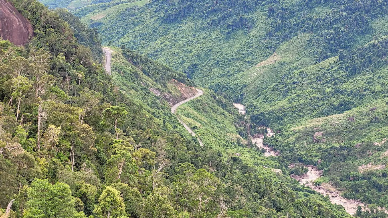 🌄 09:20 — Видовая площадка перевала Кхан Ле