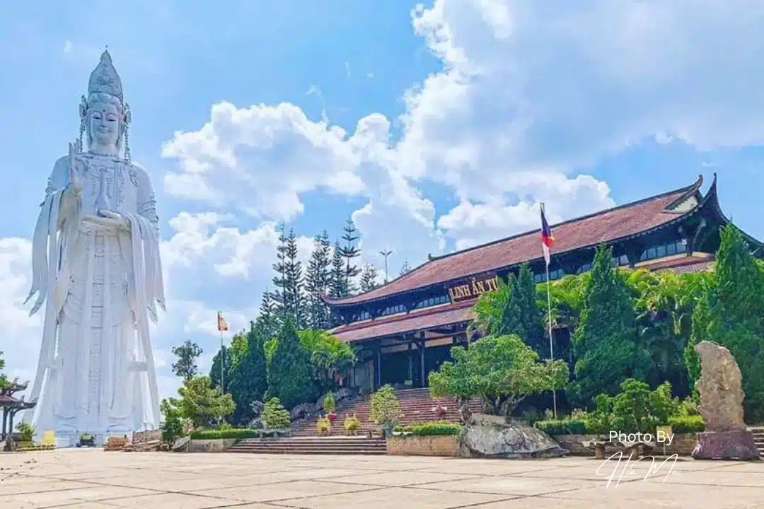 🕖  07:00 - 19:30 Пагода Linh An Tu